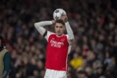 巴塞罗那主场球迷高举巴勒斯坦国旗引发赛事争议